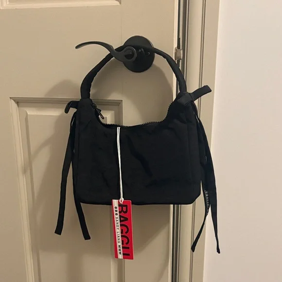 BAGGU Black Shoulder Bag - Picture 3 of 3